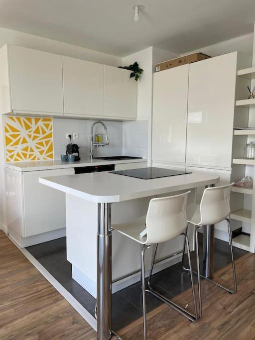Appartement 3P Gare Terrasse Et Parking Prive Franconville  Εξωτερικό φωτογραφία